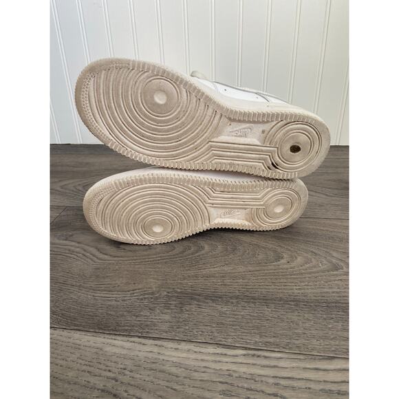 Nike Air Force 1 White Low Top Women's Size 9 Classic AF1 Sneakers DD8959-100 - Picture 6 of 6